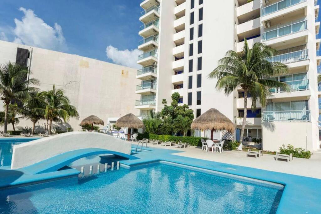 Beach Front Renewed Apartment แคนคูน ภายนอก รูปภาพ