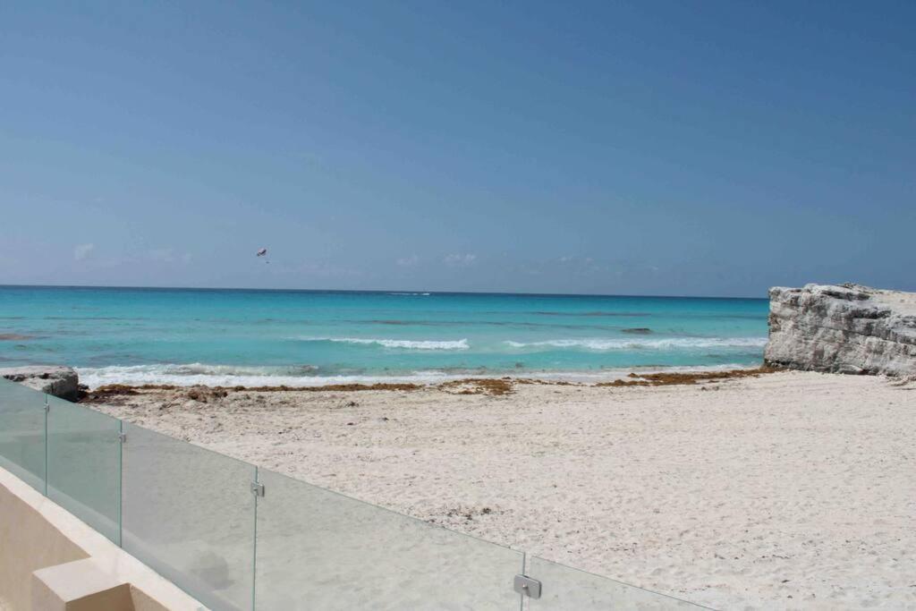 Beach Front Renewed Apartment แคนคูน ภายนอก รูปภาพ