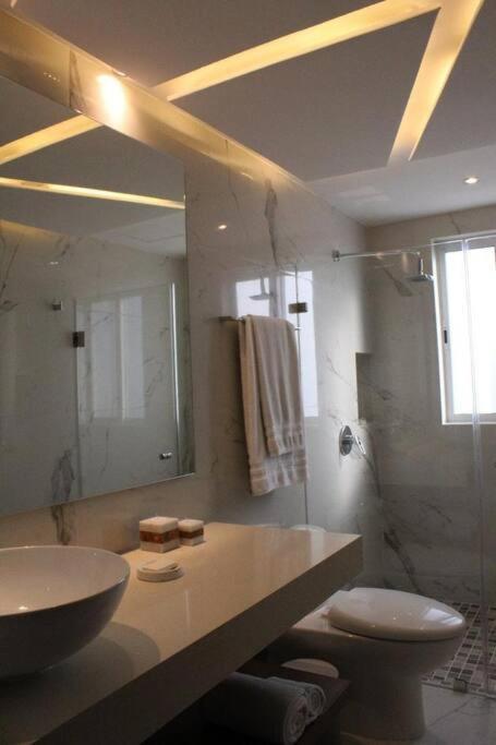 Beach Front Renewed Apartment แคนคูน ภายนอก รูปภาพ