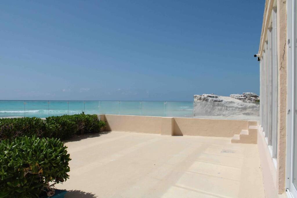 Beach Front Renewed Apartment แคนคูน ภายนอก รูปภาพ